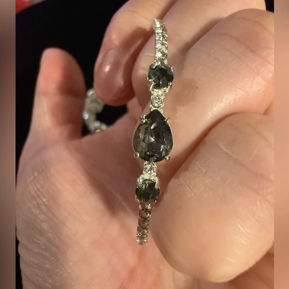 Dillards Bracelet and Matching Earrings - Picture 5 of 7
